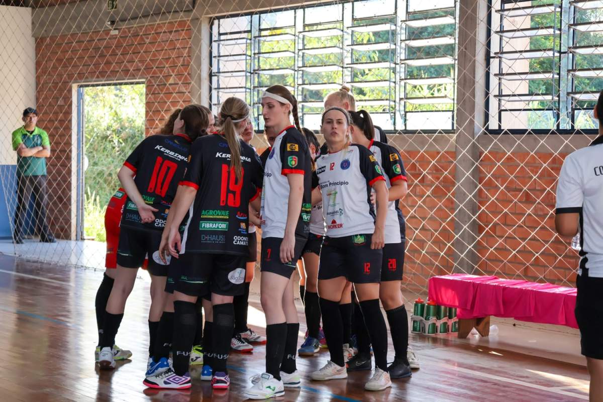 CASABLANCA FAZ VALER O FATOR CASA E LIDERA A S�RIE PRATA FEMININA 2026