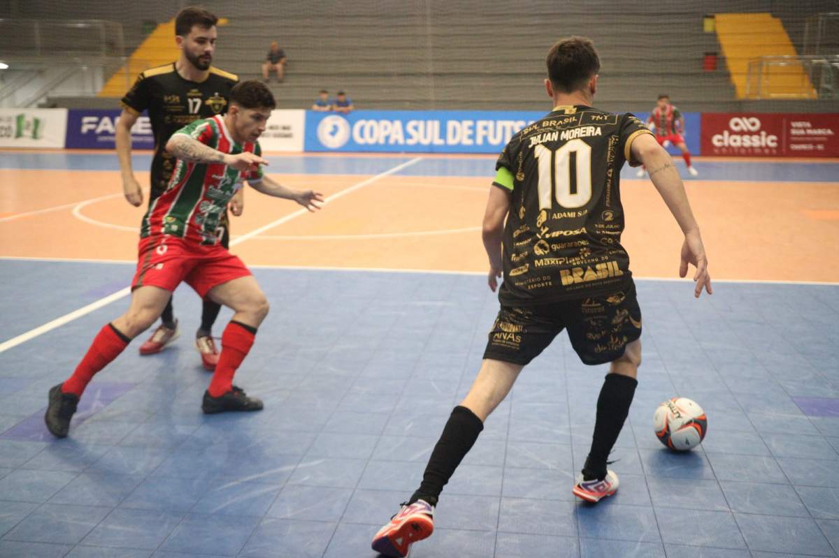 AGE � ELIMINADA DA COPA SUL