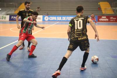 AGE � ELIMINADA DA COPA SUL
